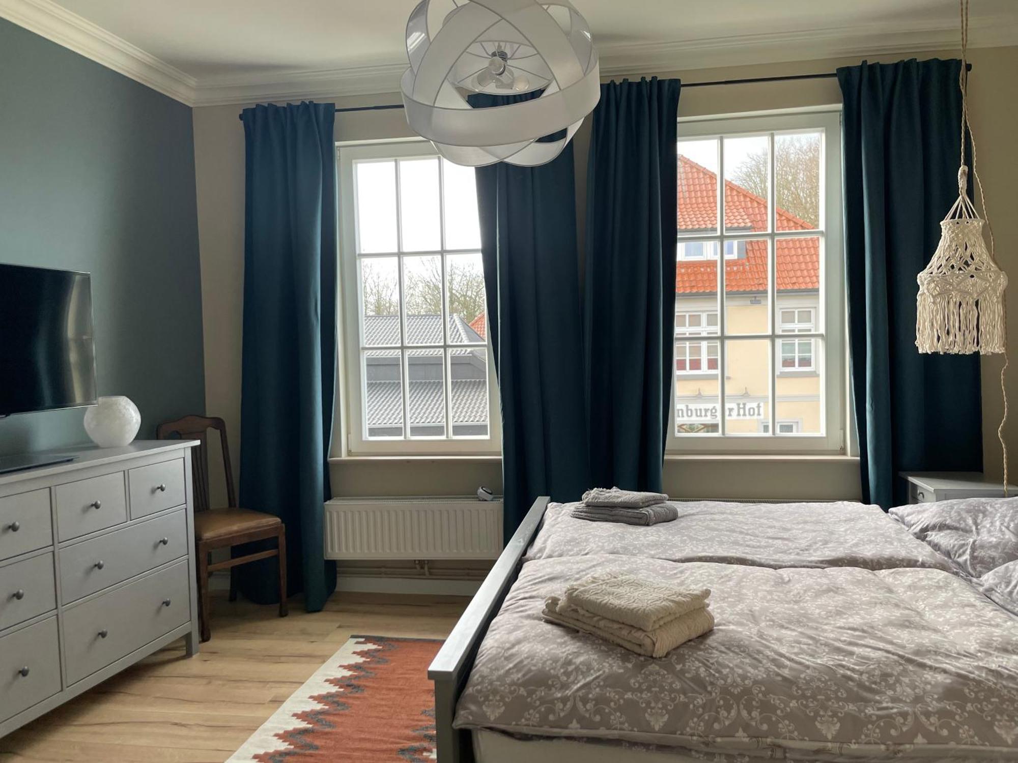 Luxus Lindenhof Apartments -Ferienwohnungen In Friesland An Der Nordsee Am Naturschutzgebiet Urwald Neuenburg  Habitación foto